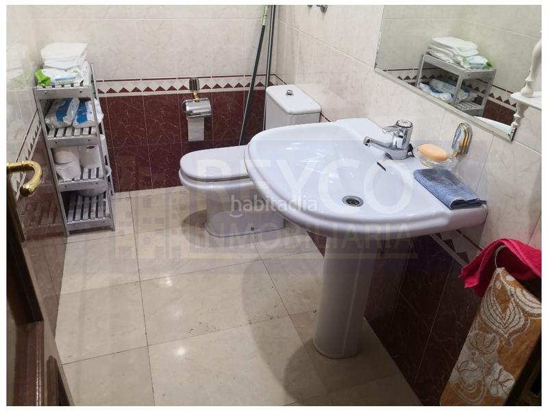 Foto 1adc6d77-d08c-4f4c-b3af-6fe68e0954b5. Reihenhaus mit parking pool in Haro