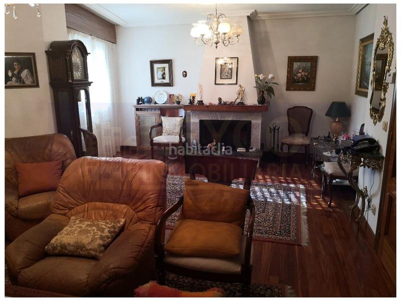 Foto 3678c9fc-36a4-4ed7-9d56-fa0c9e4341b6. Reihenhaus mit parking pool in Haro