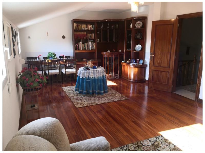 Foto 3b4f258f-3cd7-4b06-bc74-fca59f53f611. Reihenhaus mit parking pool in Haro