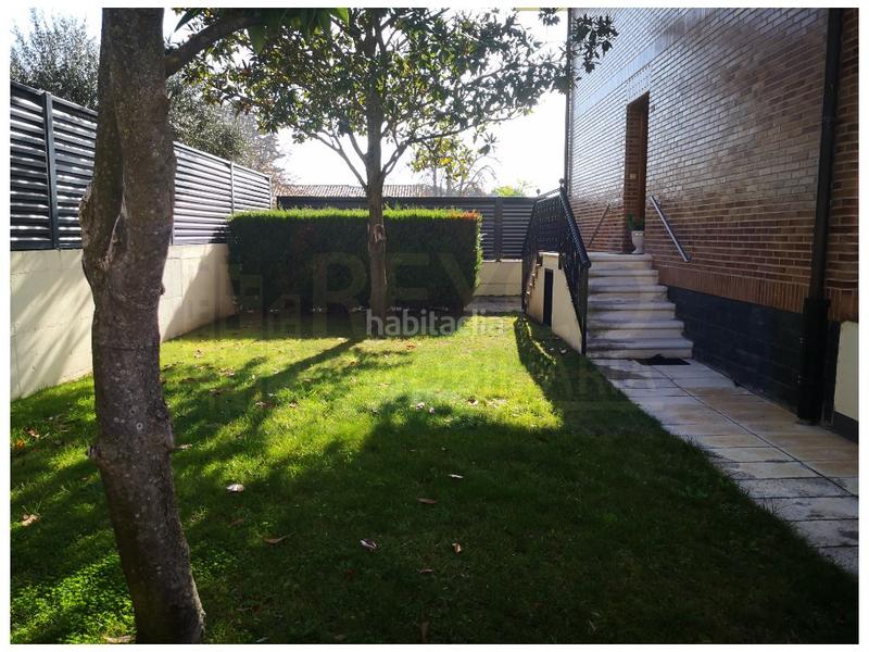 Foto 538ed816-28dc-4f77-96e8-3432a9d4d35c. Reihenhaus mit parking pool in Haro