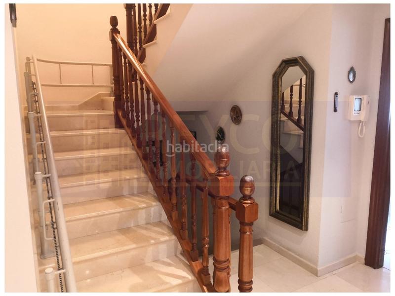 Foto 5df02cf6-e1bd-488d-a745-962d1b438887. Reihenhaus mit parking pool in Haro