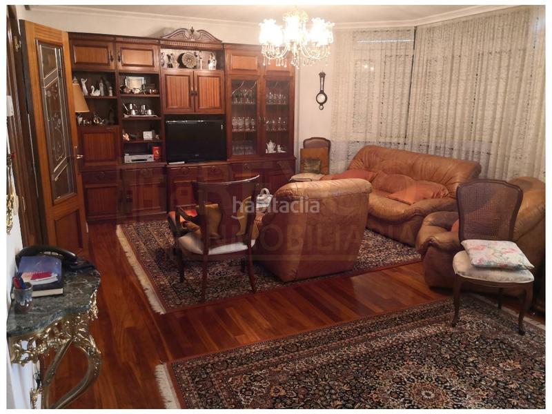 Foto 637a9ac6-5010-46b8-ac4c-d633dab667d6. Reihenhaus mit parking pool in Haro