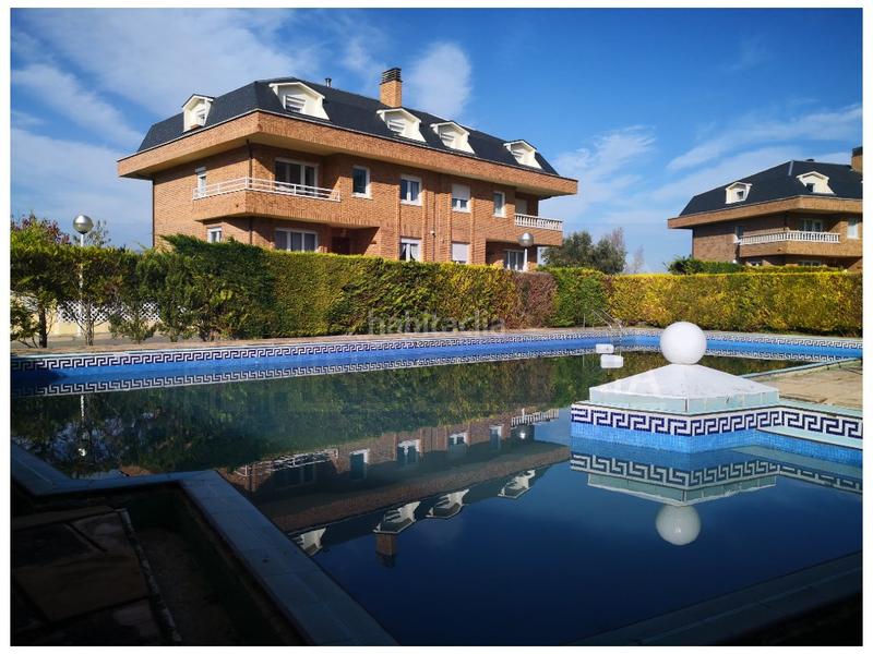 Foto 8d85b6b0-d378-42f6-8b37-3ebfa46392e0. Reihenhaus mit parking pool in Haro