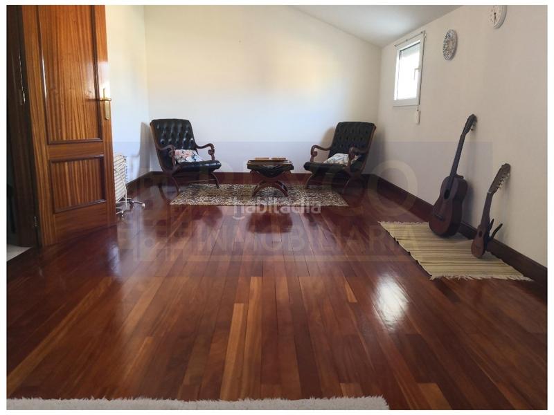 Foto 9c9ea3ff-119c-4c48-a9a7-0c96e9626d3b. Reihenhaus mit parking pool in Haro