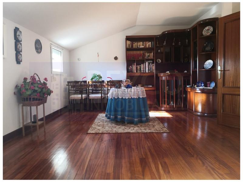 Foto c8dd1133-9dbf-453f-8094-98876ee5490b. Reihenhaus mit parking pool in Haro