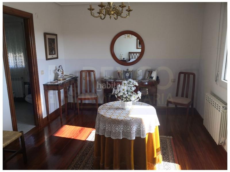 Foto ce955884-d311-4b86-b8fa-b6fb02eadfc1. Reihenhaus mit parking pool in Haro