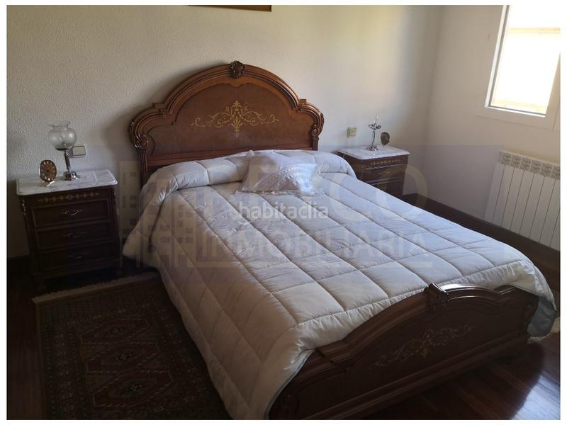 Foto ec97fd03-3c39-4d32-867b-3b737e3aa062. Reihenhaus mit parking pool in Haro