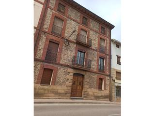 Casa a Baños de Río Tobía. Vivienda 6 habitaciones,  duplex venta baños de río tobía