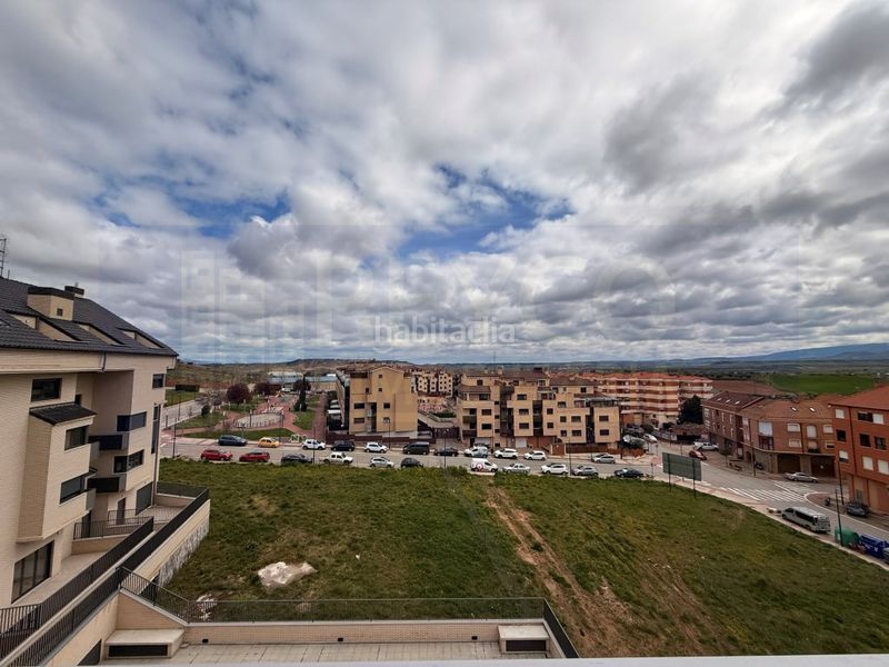 Foto 0ba4f44b-c37a-427b-bf96-e4e25f1abb27. Apartamento duplex a estrenar en Villamediana de Iregua
