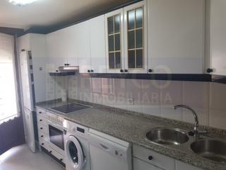 Appartement  N/a. Pisazo en la zona comercial de haro, con garaje y trastero, para