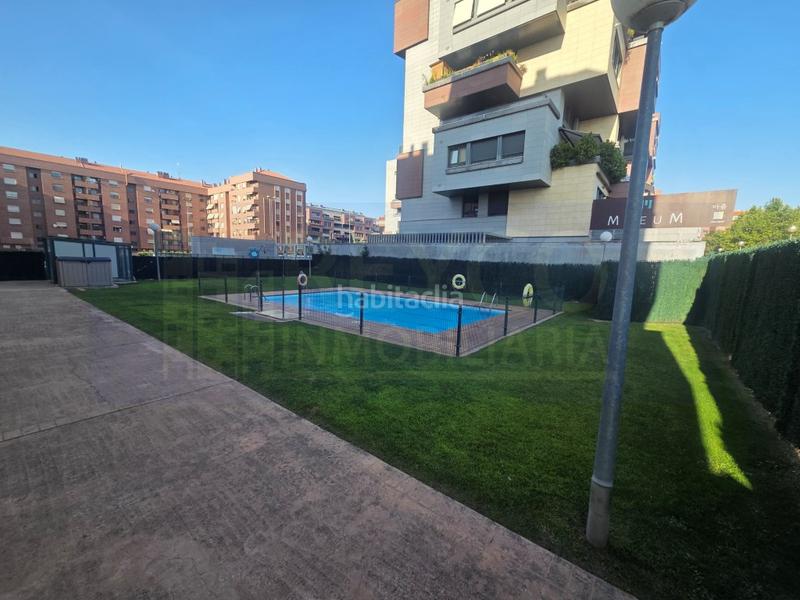 Foto 1835bc73-3741-433b-b7ac-a7502debd352. Appartement avec parking piscine dans Cascajos - Piqueras Logroño