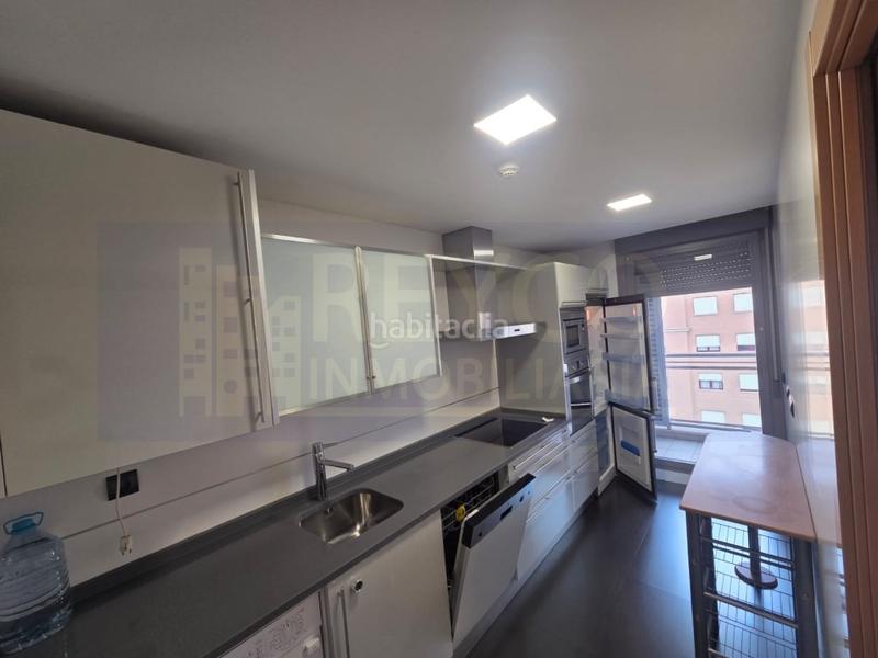 Foto 76b86692-8824-4e47-a6a5-6a45a9c940f3. Appartement avec parking dans Cascajos - Piqueras Logroño