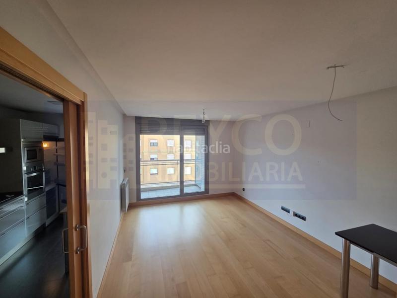 Foto b4f87d01-da30-4f79-8440-251f8793f8a2. Appartement avec parking dans Cascajos - Piqueras Logroño