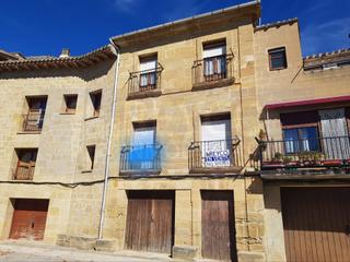Casa adossada  N/a. Casa de piedra señorial en el corazón de briones.