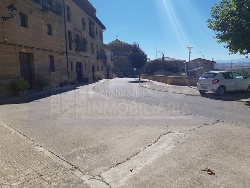 Foto 45f5a775-4533-4509-88f7-72e9ae475036. Casa adossada amb aparcament a Briones