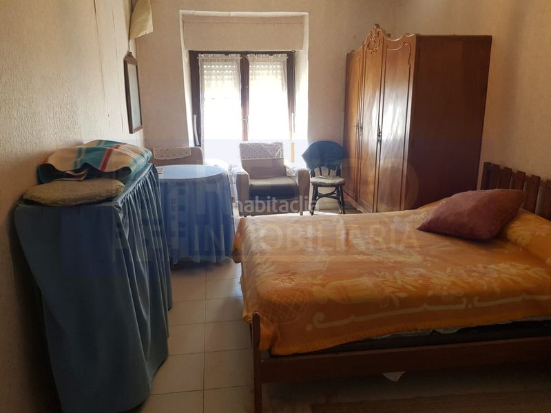 Foto 4d81f2bc-3db1-41e3-881c-9ce3561ab5ad. Casa adossada amb aparcament a Briones