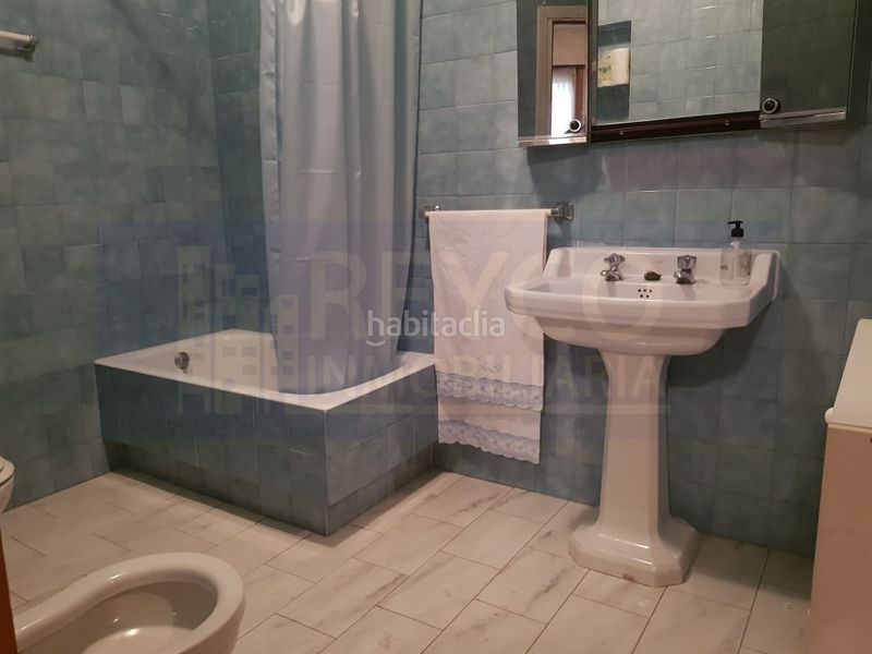 Foto 8eebc444-deea-449f-9e74-ccf1d4c20e8f. Casa adossada amb aparcament a Briones