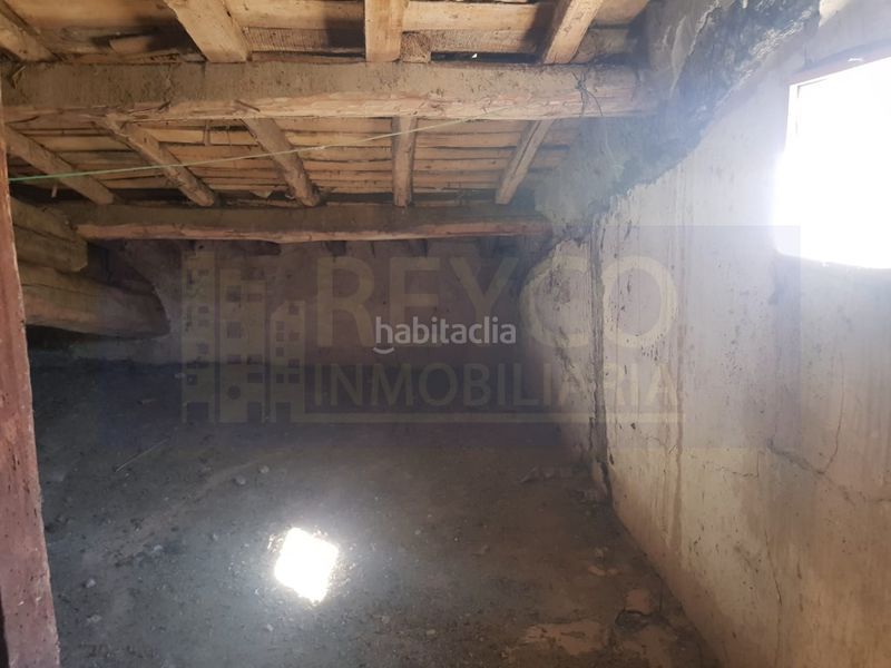 Foto b928cf50-7f90-4b3e-ad08-2b5d1deefc6d. Casa adossada amb aparcament a Briones