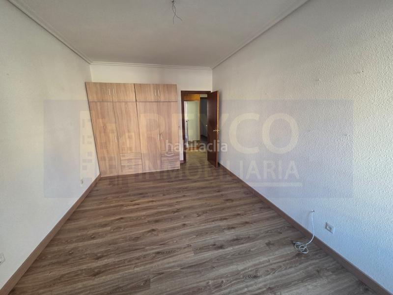 Foto db8bb9a3-cddd-420e-94af-7ae5d74750fb. Appartement avec parking dans Juzgados Logroño