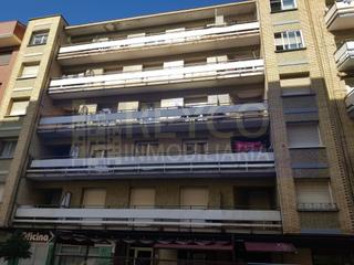 Flat  N/a. Piso en avd de la rioja oportunidad por precio.