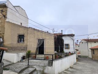 Maison jumelée  N/a. Casa en planta baja con terraza en baños de rioja.