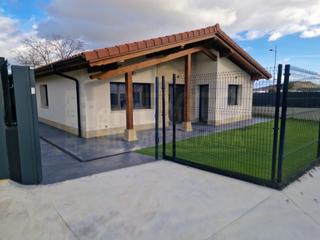 Chalet  Calle maría zambrano. Oportunidad, chalet independiente a estrenar en haro.