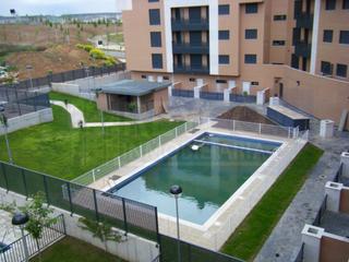 Apartament  N/a. Moderno apartamento en venta en el t1 de lardero con piscina, pá