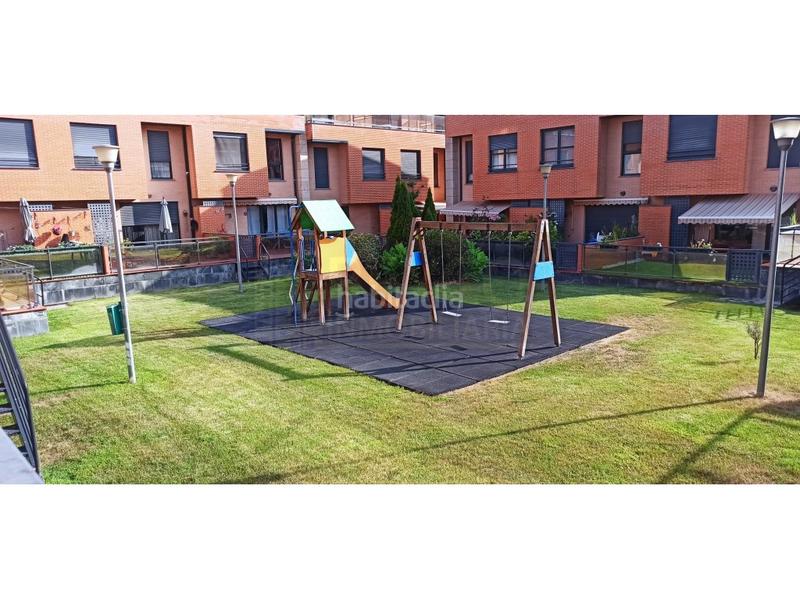 Foto 6875260f-842f-4fba-93eb-1e74817086c4. Casa a schiera con parcheggio piscina in Crucero - Aquende Miranda de Ebro