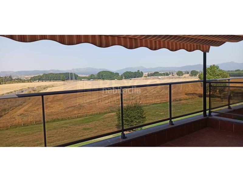 Foto 9876289a-19df-4d3c-bd4a-189d32a96485. Casa a schiera con parcheggio piscina in Crucero - Aquende Miranda de Ebro