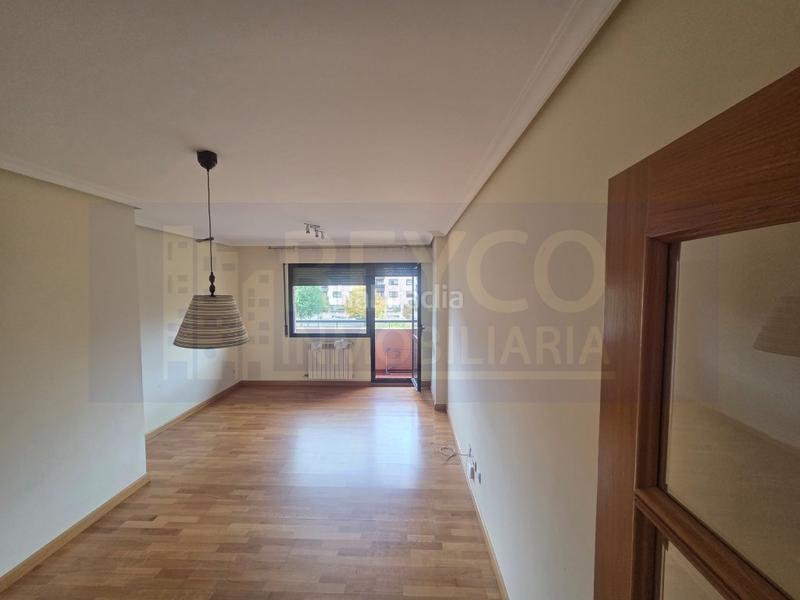 Foto 37ed48c0-65ad-492a-8cde-1d9f3ff85379. Appartement avec parking dans La Cava - Fardachón Logroño