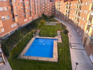Appartement  Calle tiron. Piso para entrar a vivir con garaje, trastero y zona comunitaria