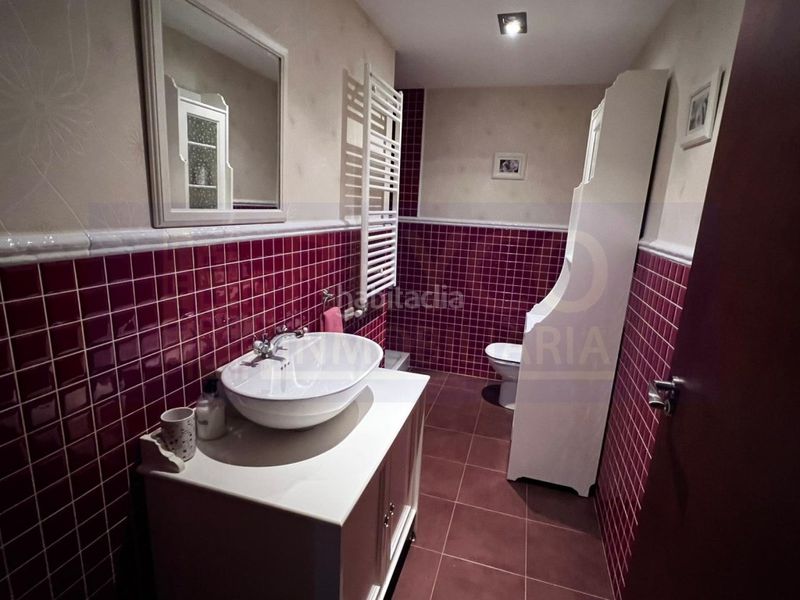 Foto 519d2cdc-9ddd-4856-80c6-994db3c616de. Xalet amb aparcament piscina a Rodezno
