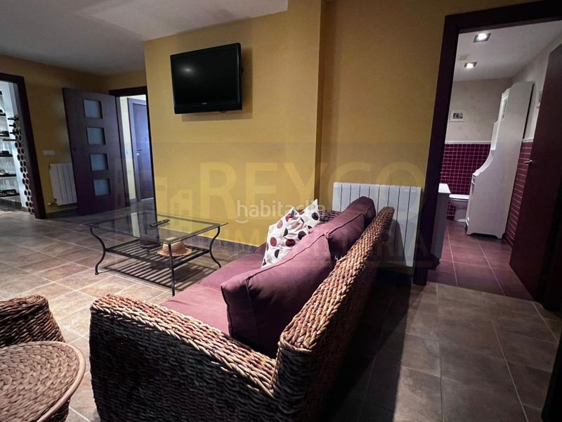Foto f88b81ec-3f37-4716-9e58-5c473abe0345. Xalet amb aparcament piscina a Rodezno