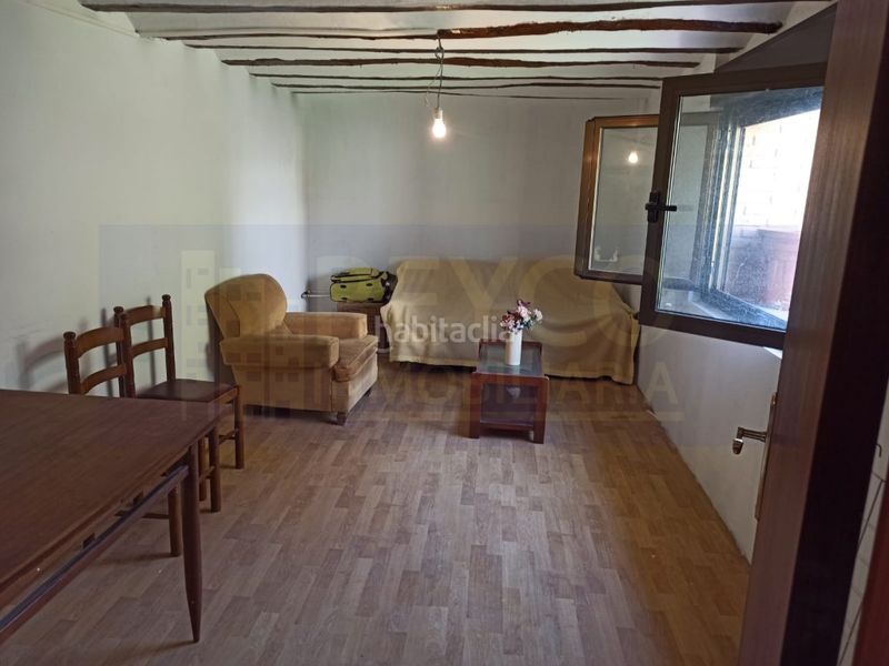 Foto 070d885c-2006-45f8-b613-229b707dd556. Casa amb aparcament a Matute