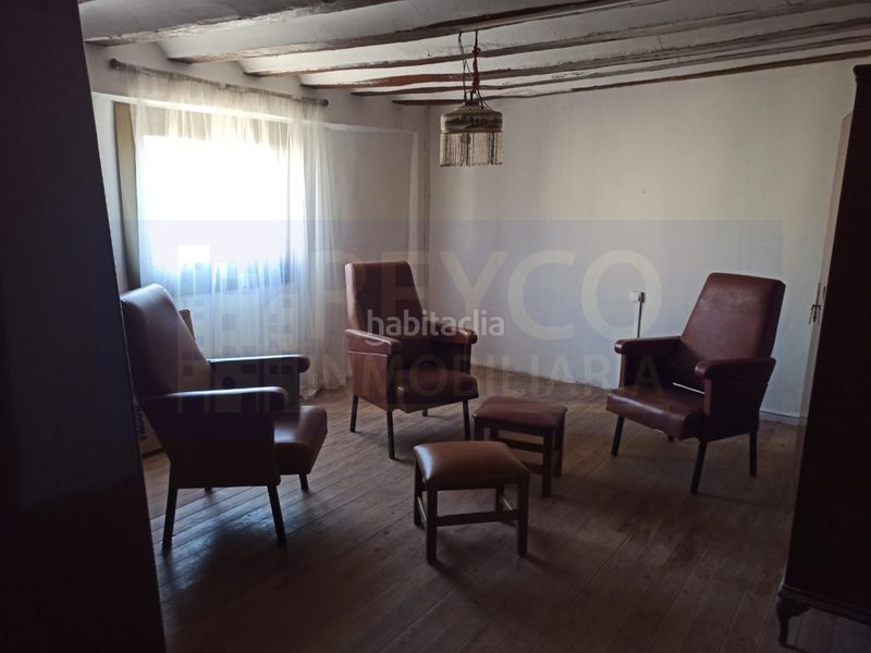 Foto 39b5ecc6-9ca6-4b07-9973-4997c6a635e0. Casa amb aparcament a Matute
