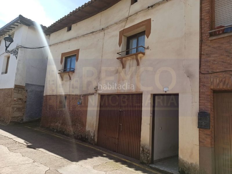 Foto f1056529-1400-41bc-a766-e5935b13c24e. Casa amb aparcament a Matute