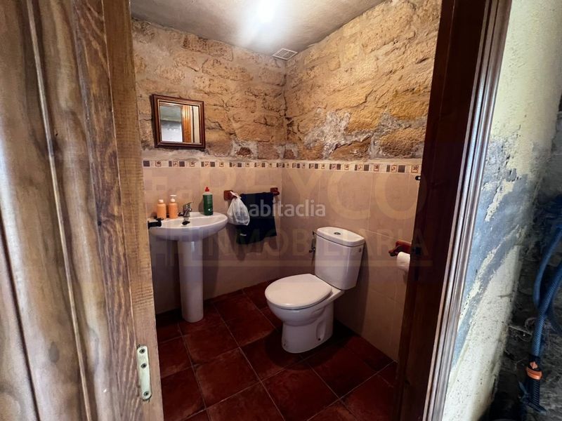 Foto 510026d4-30ea-4922-8b2c-10a57c4f24b4. Edifici a Rodezno