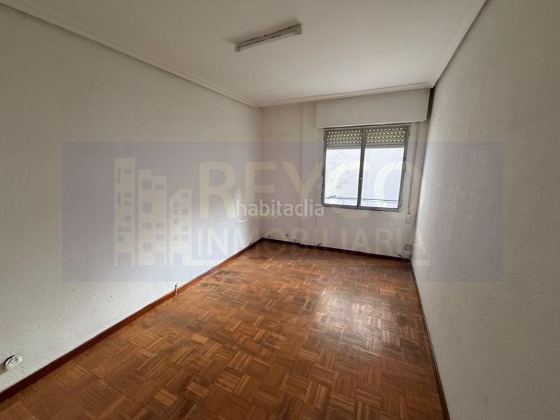 Foto f4087ee2-64a4-4ab8-9694-47154cc651a7. Pis a Oeste Logroño