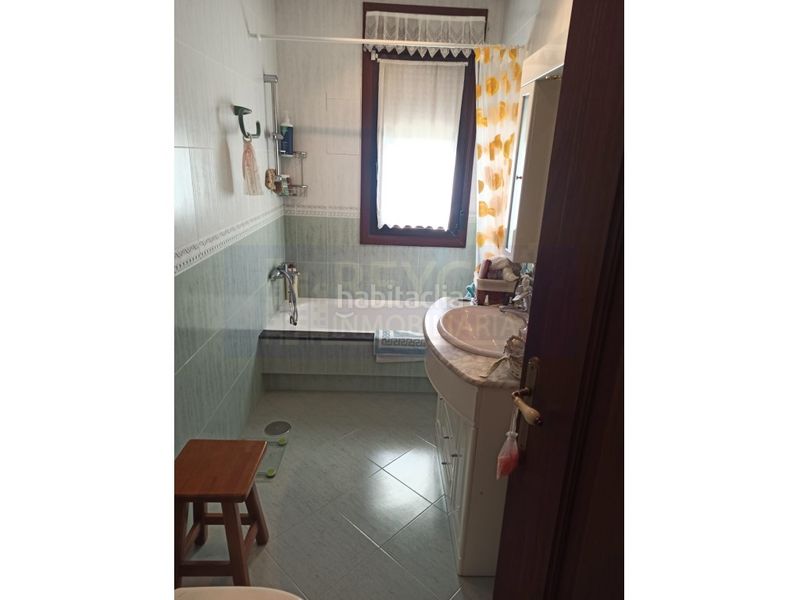 Foto c073433a-88fd-4fcb-a809-79dac79824c1. Casa amb aparcament a Nájera