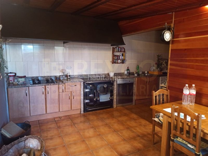 Foto c8a9611f-1f3f-48a0-a0d3-0d15b22f3691. Casa amb aparcament a Nájera