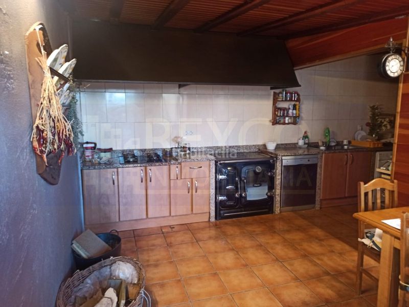 Foto f1381b93-f3fb-48ee-9bc9-a3b8e7535d4c. Casa amb aparcament a Nájera