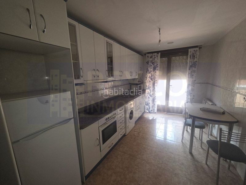 Foto 46411560-b47e-461b-930e-10a0898072fd. Casa amb aparcament a Alberite