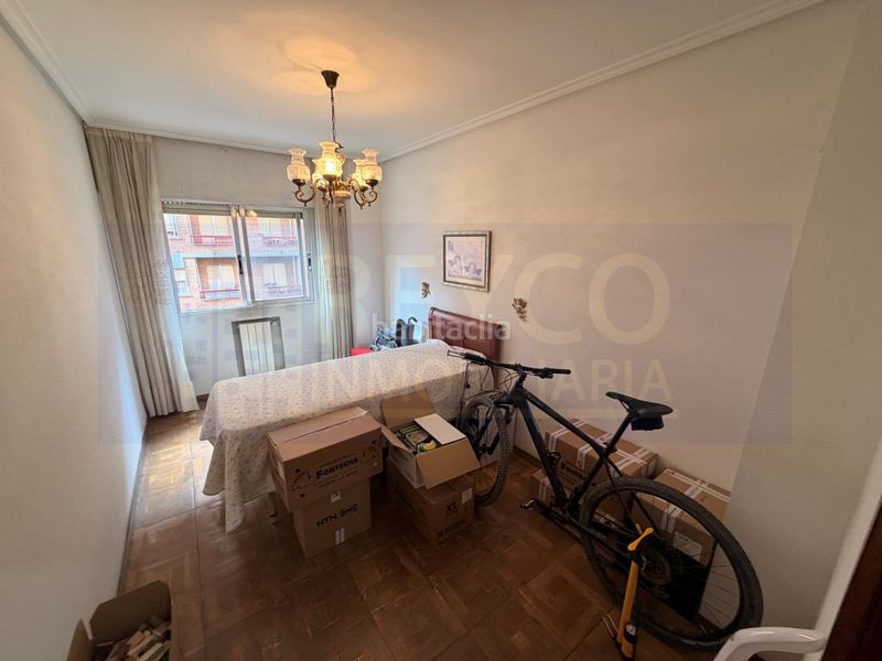 Foto 6ffc0086-f784-4b1b-ad6e-41b7e1c50e3f. Pis amb aparcament a Residencia Logroño