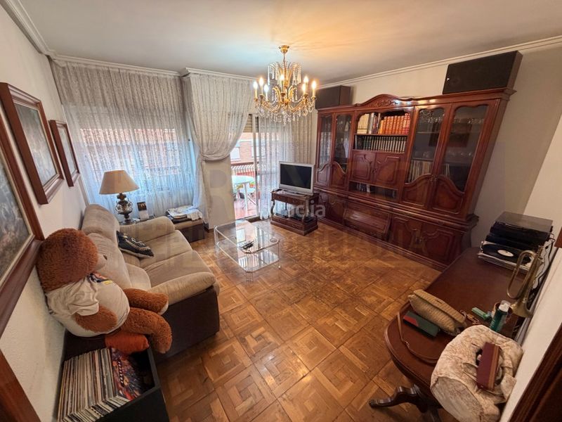 Foto fa5c553b-b3cf-42de-900b-00692c8b66b9. Pis amb aparcament a Residencia Logroño