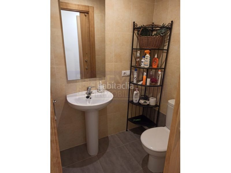 Foto 3d2b4f2c-1395-4d8e-ad24-835ea2062469. Casa amb aparcament a Cirueña