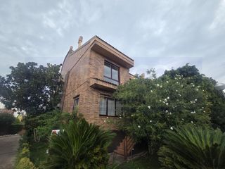 Chalet  Avenida madrid. Chalet adosado en la mejor zona de avenida de madrid