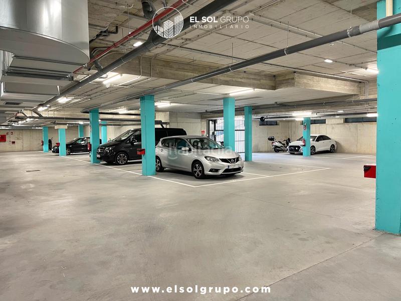 Foto bce5f24f-28ce-48bf-b2f0-e122a2c9a67f. Aparcament cotxe a calle josé maría martínez 5 a Gijón