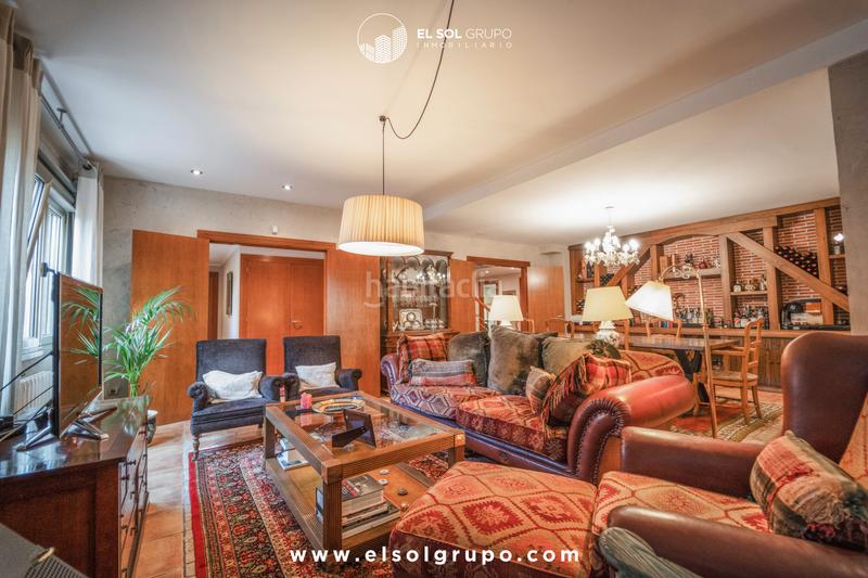 Foto 5679a3b5-8b31-4bcd-b6e5-378d3a062542. Casa en camino nogales 4 chalet en somio impecable en Gijón