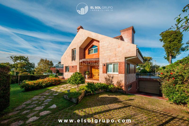 Foto 7cf24fb8-d0f9-4cff-933d-7a570edbd691. Casa en camino nogales 4 chalet en somio impecable en Gijón