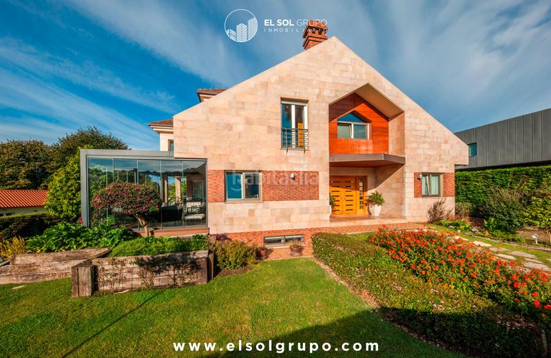 Foto a42efbf6-d2bb-4dca-8ee6-aa3060ececf1. Casa en camino nogales 4 chalet en somio impecable en Gijón